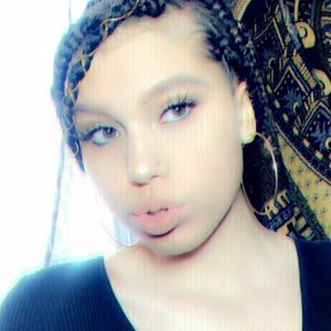 Meet your Posher, Sheyla